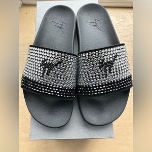 COPY - MEN'S CRYSTAL-EMBELLISHED ATHLETIC SLIDE SANDAL IN BLACK SIZE 8